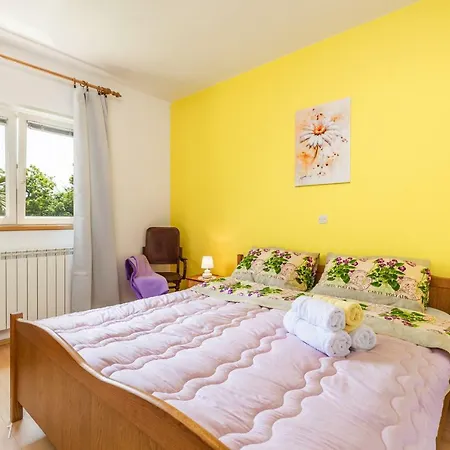 Rumac Apartment *